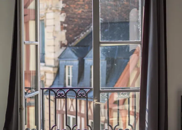 Charming Center Flat *